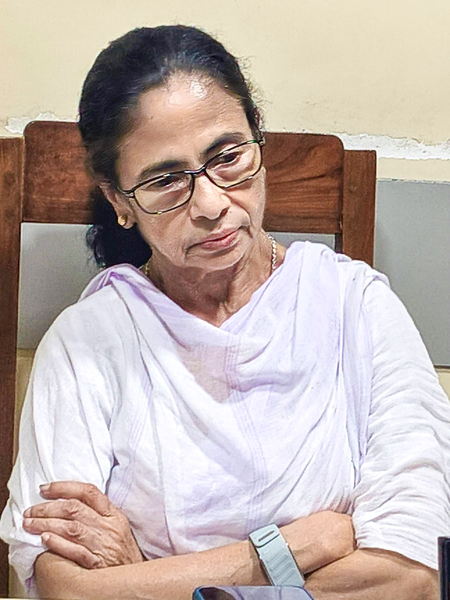 कलकत्ता हाई कोर्ट में ईडी के खिलाफ टीएमसी की याचिका, पार्टी के तीन बैंक खातों पर कार्रवाई को चुनौती