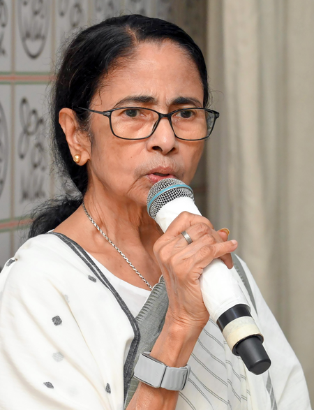 पश्चिम बंगाल: टीएमसी विधायकों के साथ बैठक करेंगी ममता बनर्जी, विपक्ष की रणनीति पर मंथन