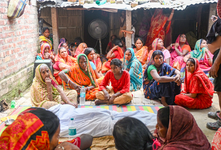 कोलकाता गोदाम हादसा: मृतकों की संख्या बढ़कर 11 हुई, तूफान के कारण बचाव कार्य बाधित