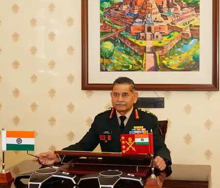 थलसेना प्रमुख ने कॉन्क्लेव में शिक्षकों और छात्रों को किया संबोधित