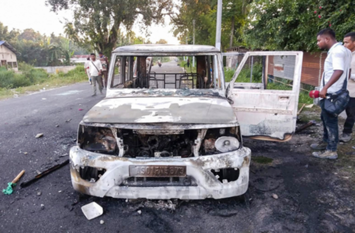 जुबीन गर्ग केस: बक्सा जेल के बाहर हिंसक झड़प, आगजनी, निषेधाज्ञा लागू