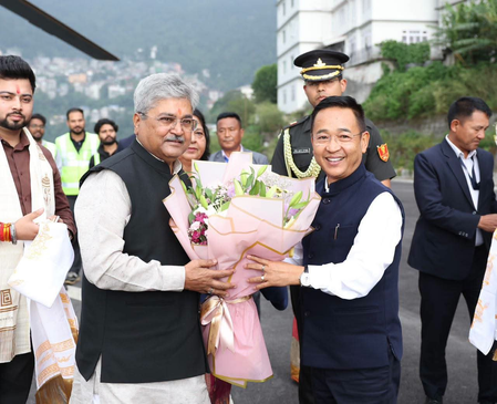 सिक्किम पहुंचे नवनियुक्त राज्यपाल दुष्यंत कुमार गौतम, सोमवार को लोकभवन में शपथ ग्रहण समारोह