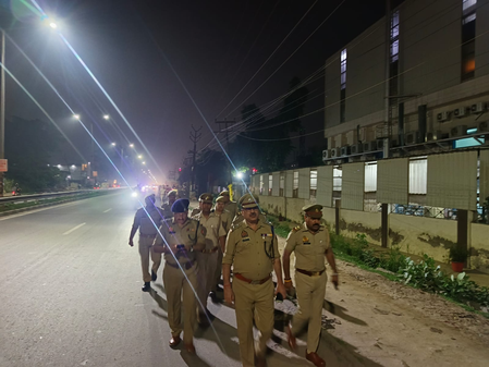 कांवड़ यात्रा-2026: नोएडा पुलिस अलर्ट मोड पर, डीसीपी ने देर रात तक किया यात्रा मार्ग और शिविरों का निरीक्षण