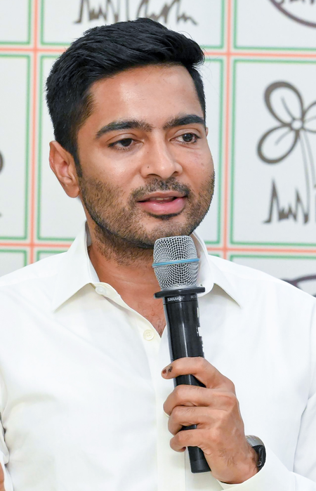 ममता बनर्जी के मार्गदर्शन में लोकतंत्र, संवैधानिक मूल्यों के लिए लड़ाई जारी रहेगी: अभिषेक बनर्जी