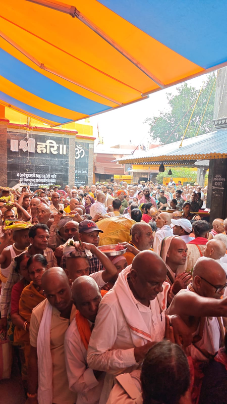 बिहार: पितृपक्ष मेले में पिंडदानियों की भारी भीड़, एक दिन में 3.80 लाख श्रद्धालु पहुंचे गयाजी