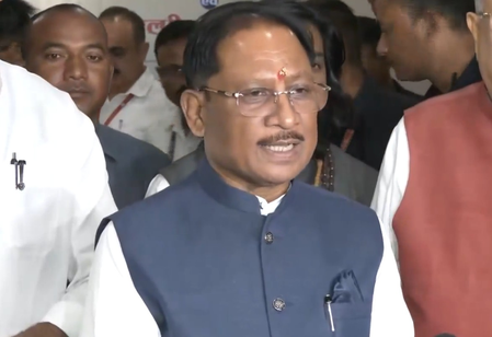 नेपाल में फंसे लोगों के लिए छत्तीसगढ़ सीएम के निर्देश पर हेल्पलाइन नंबर जारी, तमिलनाडु के मुख्यमंत्री ने राहत कार्यों का जायजा लिया