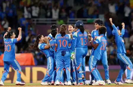 'विश्व चैंपियन लड़कियों पर गर्व है', राजीव शुक्ला, अनिल कुंबले, सहवाग, हरभजन और इरफान पठान ने भारतीय टीम को दी बधाई