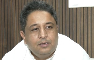 विपक्ष की मकर द्वार राजनीति से संसद बाधित, चर्चा के बजाय बाहर प्रदर्शन कर रहे : आरएलडी सांसद चंदन चौहान