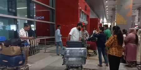 दुबई से दिल्ली एयरपोर्ट पर पहुंचे यात्री बोले, हालात अब थोड़े बेहतर, सरकार कर रही मदद