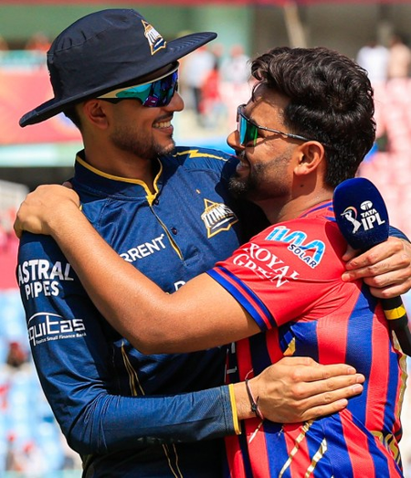 आईपीएल 2026: जीटी ने टॉस जीत गेंदबाजी चुनी, एलएसजी जीत की हैट्रिक के इरादे से उतरेगी