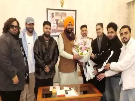 नशे के खिलाफ लड़ने के लिए सीएम नायब सिंह सैनी ने पंजाब-हरियाणा के सिंगर्स से की मुलाकात