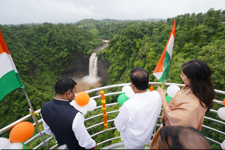 दाभोसा ग्लास स्कायवॉक से पालघर के पर्यटन को मिलेगी नई पहचान, पालकमंत्री गणेश नाईक ने किया लोकार्पण