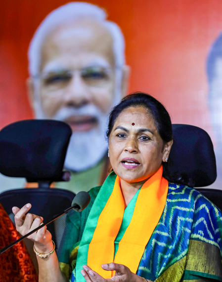 'कानून और व्यवस्था पर ध्यान दें, आरएसएस पर नहीं': करंदलाजे का प्रियांक खड़गे पर तंज
