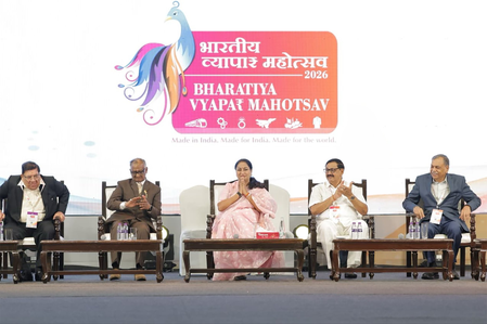 सीएम रेखा गुप्ता बोलीं- 'स्वदेशी अब आत्मनिर्भर भारत का आत्मविश्वास, व्यापारियों के साथ खड़ी है दिल्ली सरकार'