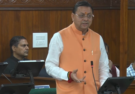 महिला आरक्षण संशोधन विधेयक पर सीएम धामी ने विपक्ष को घेरा, बोले- महिलाएं नेतृत्व भी कर सकती हैं