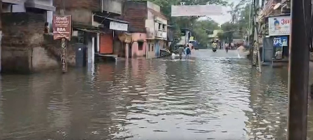 झारखंड में लगातार हो रही बारिश से जनजीवन प्रभावित, रांची और जमशेदपुर में स्कूल बंद