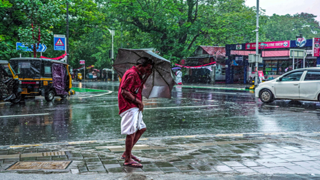 केरल में फिर से भारी बारिश का दौर शुरू होने का अनुमान : आईएमडी
