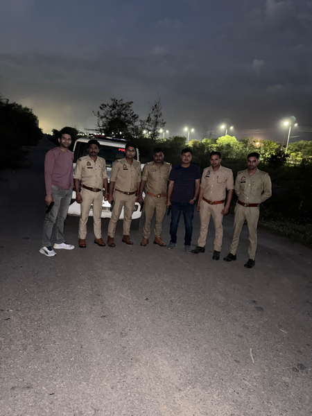 ग्रेटर नोएडा : पुलिस मुठभेड़ के दौरान शातिर अभियुक्त गिरफ्तार, अवैध हथियार और बाइक बरामद