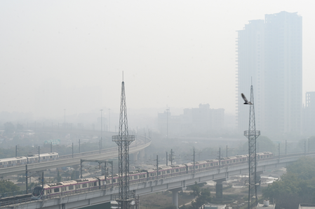 रुकी हवा की रफ्तार, एक्यूआई पहुंचा खतरे के निशान के पार, बारिश और तेज हवा की फिर बन रही है संभावनाएं