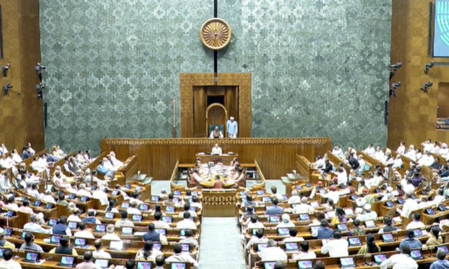 लोकसभा में गिरा संविधान संशोधन बिल, सरकार को नहीं मिला दो-तिहाई बहुमत