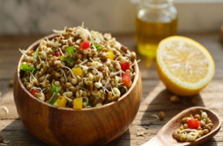 क्या सभी के लिए अंकुरित आहार का सेवन है लाभकारी? जान लें ये जरूरी बात