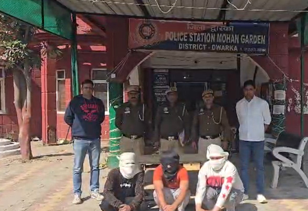 दिल्ली: सरकारी कर्मचारी से लूट मामले में तीन आरोपी गिरफ्तार, सोने की चेन बरामद