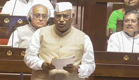 रात में वीडियो संदेश जारी करने के बजाय संसद में आकर जवाब दें पीएम मोदी: मल्लिकार्जुन खड़गे