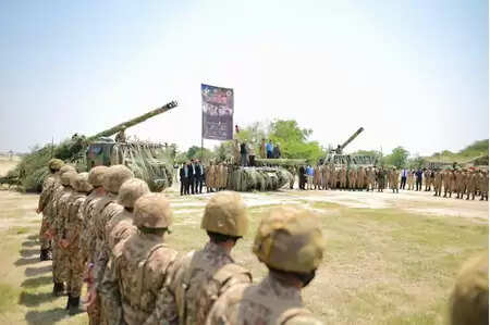 પાકિસ્તાન: વિવાદાસ્પદ વિરોધી વિરોધી બિલ પર રાષ્ટ્રપતિની સીલ, નાગરિક સ્વતંત્રતા માટે ખતરોનો ડર