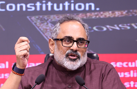 फोर्ट कोच्चि कैफे विवाद: यूट्यूबर अमृत सिंह पर कार्रवाई के बाद भाजपा का सीएम सतीशन पर उठाए सवाल