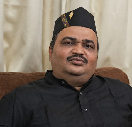 खान सर कोचिंग सेंटर विवाद पर सियासत तेज, जांच और निष्पक्ष कार्रवाई की मांग