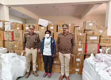 नोएडा: कंपनी के माल की चोरी और गबन के मामले में वांछित आरोपी गिरफ्तार