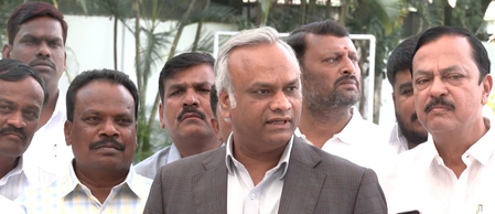 प्रियांक खड़गे ने कुमारस्वामी को दी नसीहत, बोले-वाणी में गरिमा और सच बोलने की आदत डालें