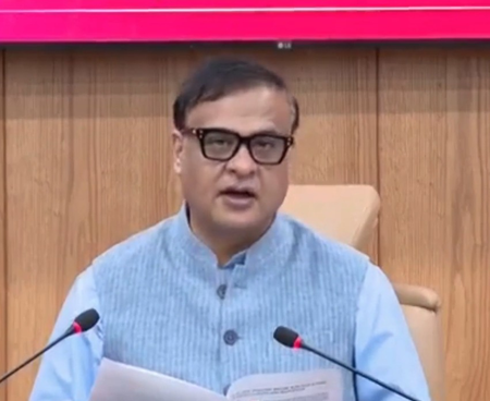 असम: मुख्यमंत्री ने अधिकारियों को संवेदनशील और जनकेंद्रित पुलिस व्यवस्था मजबूत करने का दिया निर्देश