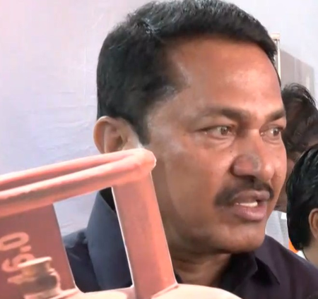 एलपीजी संकट और चुनाव आयोग पर नाना पटोले का तीखा हमला, ज्ञानेश कुमार की तुलना चतुर्थ श्रेणी कर्मचारी से की