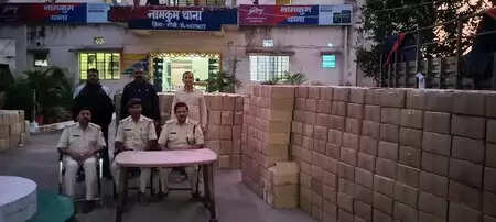 बिहार: दूसरे चरण के मतदान से पहले झारखंड के रास्ते भेजी जा रही दो ट्रक अवैध विदेशी शराब जब्त