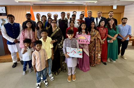 एशियन गेम्स: भारतीय मूल के लोगों से मिले मनसुख मांडविया, कहा- जापान के दिल में घर जैसा एहसास