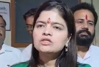 भारत तोड़ने वाले छात्रों के खिलाफ सख्त कार्रवाई होनी चाहिए: पूनम महाजन