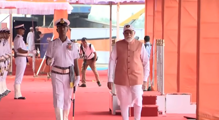 समुद्र से लेकर आकाश तक अधिक सुरक्षित और आत्मनिर्भर बन रहा भारत: पीएम मोदी