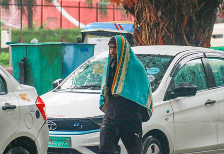 एनसीआर में पूरे सप्ताह 'नो वार्निंग', तापमान बढ़ने से उमस और गर्मी कर सकती है परेशान