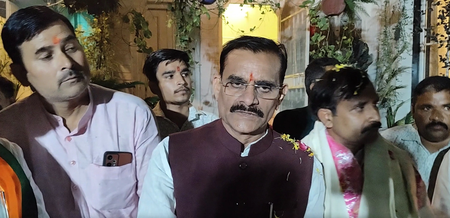 खजुराहो से नई उड़ान सेवा शुरू, दिल्ली-वाराणसी से जुड़ेगा बुंदेलखंड: भाजपा सांसद वीडी शर्मा