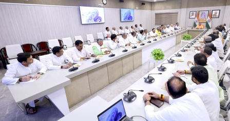 सप्ताह में एक दिन सार्वजनिक परिवहन का उपयोग करें मंत्रीगण: सीएम योगी