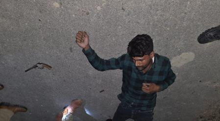 उत्तर प्रदेश: आजमगढ़ पुलिस ने मुठभेड़ के बाद बकरी चोर गिरोह के एक सदस्य को किया गिरफ्तार, एक अन्य फरार