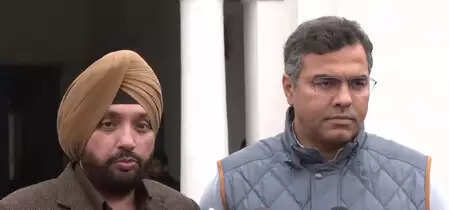 आतिशी ने सिख गुरुओं का अपमान किया, स्पीकर को सजा तय करनी चाहिए : प्रवेश वर्मा