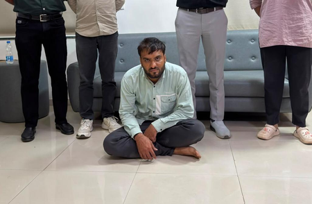 गुजरात पुलिस ने 9.61 करोड़ रुपए की धोखाधड़ी के मामले में मध्य प्रदेश के एक व्यक्ति को पकड़ा