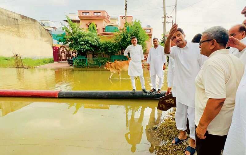 दीपेंद्र हुड्डा ने हिसार क्षेत्र का दौरा किया, सरकार पर उपाय न करने का आरोप लगाया