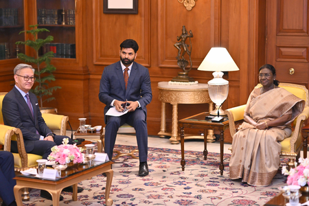 लाओ जनवादी लोकतांत्रिक गणराज्य के उप प्रधानमंत्री ने राष्ट्रपति द्रौपदी मुर्मु से की मुलाकात