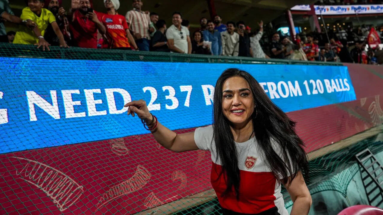 पाकिस्तान के हमले के बाद धर्मशाला में प्रीति जिंटा ने दिखाया बडा दिल, फैंस भी हो गए दीवाने, Video