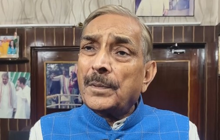 सीईसी विवाद पर कांग्रेस सांसद प्रमोद तिवारी का हमला, बोले- 2029 तक नहीं चलेगी सरकार