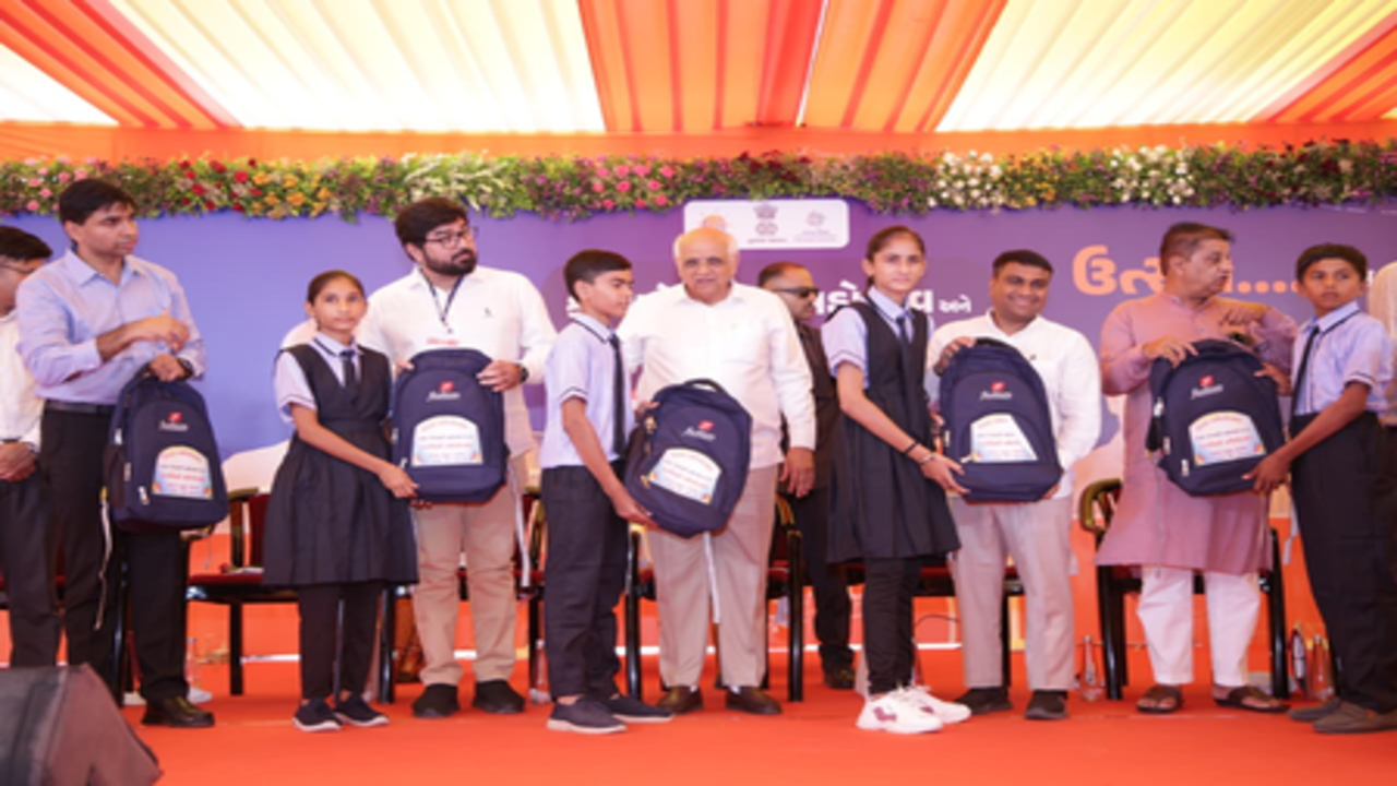 शाला प्रवेशोत्सव 2026 के दौरान गुजरात में 16.35 लाख से अधिक स्कूली नामांकन दर्ज