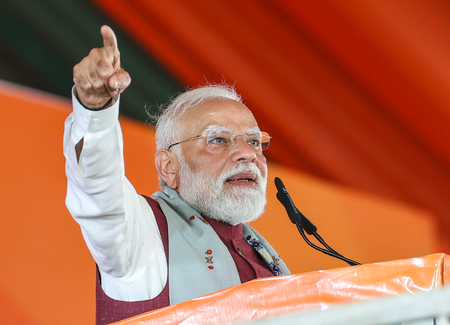 प्रधानमंत्री मोदी काशी विश्वनाथ मंदिर में पूजा-अर्चना के बाद 36,230 करोड़ रुपए के गंगा एक्सप्रेसवे का करेंगे उद्घाटन